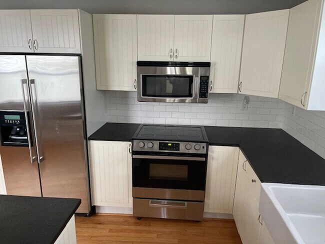 Foto del edificio - Coming Soon!!   Lovely 2 Bedroom House Clo...