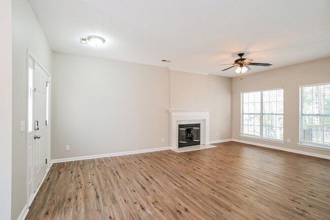 Building Photo - 8914 Clifton Meadow Dr