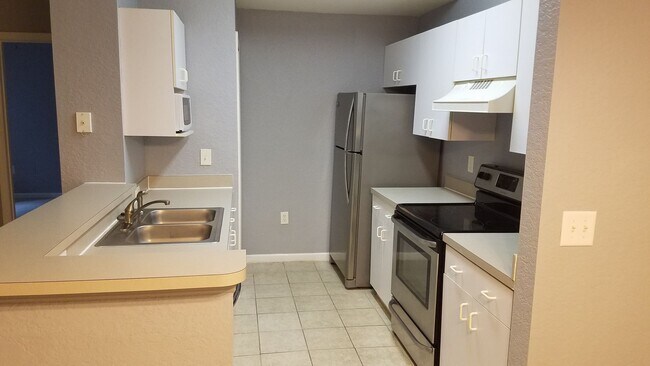 Building Photo - Serene, recently renovated, 2 bedroom, 2 b...