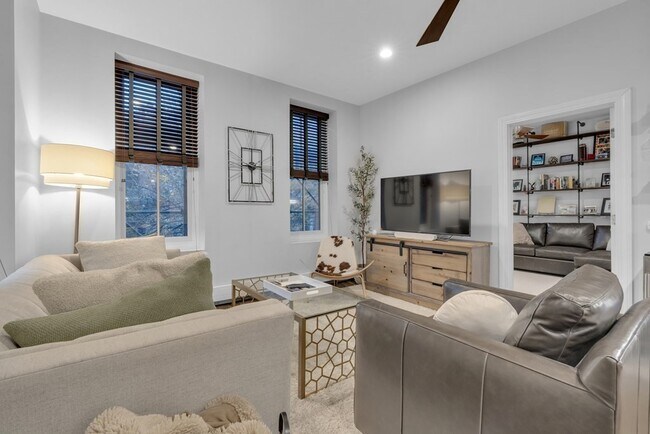 Foto del edificio - 31 E Concord St