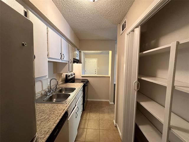 Building Photo - 2833 Kings Rd