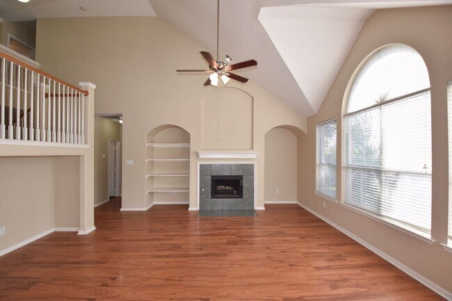 Building Photo - 1452 Carriage Ln