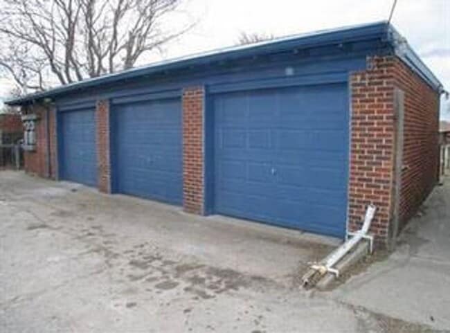 Building Photo - 14MIL3408