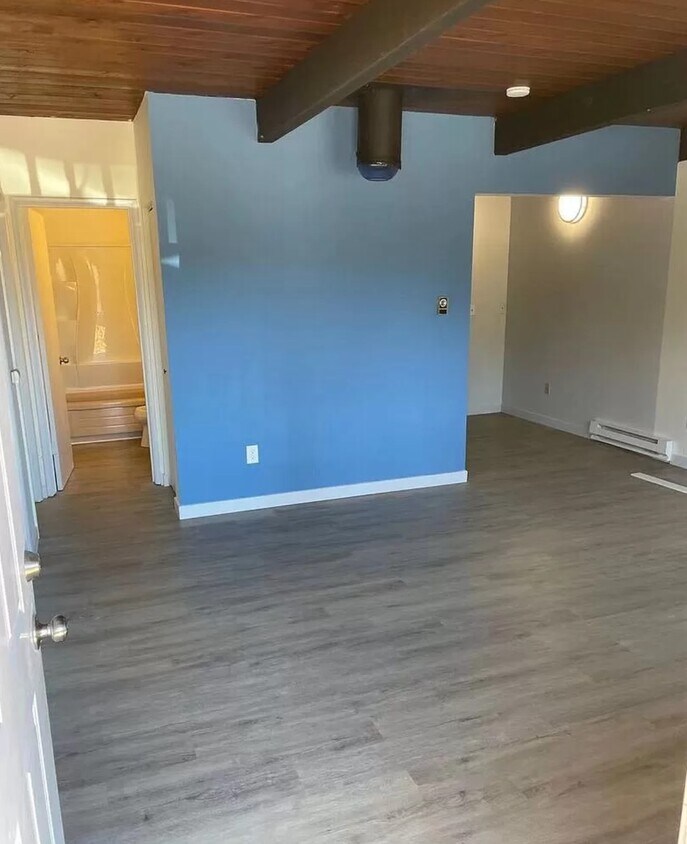 Living Room - 940 N 103rd St