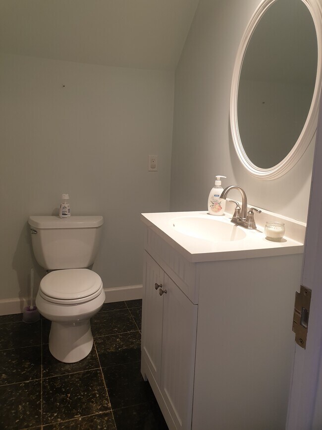 Building Photo - 276 Cozzens Ct
