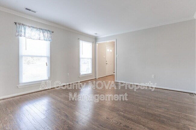 Building Photo - 6333 Lemur Ct
