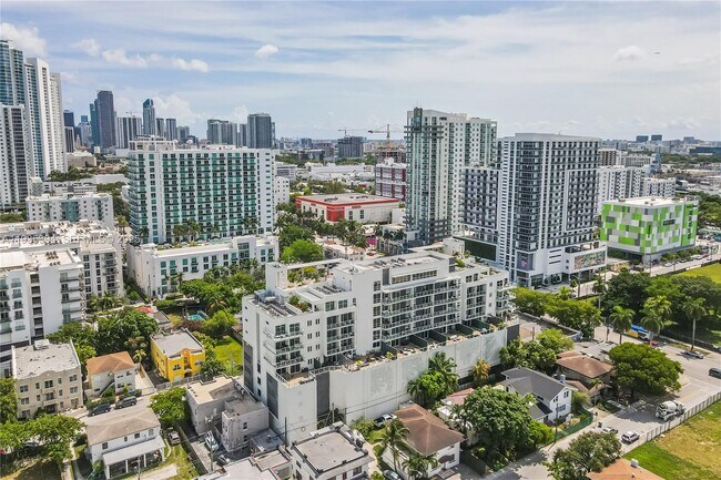 Foto del edificio - 321 NE 26th St