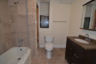 Building Photo - 2031 Moffat W St