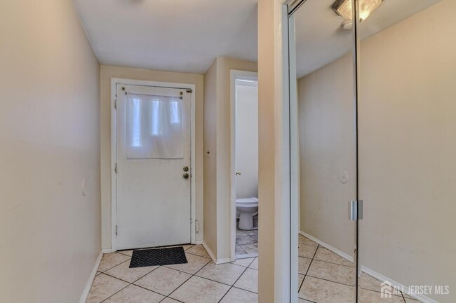 Building Photo - 920 Merritt Dr