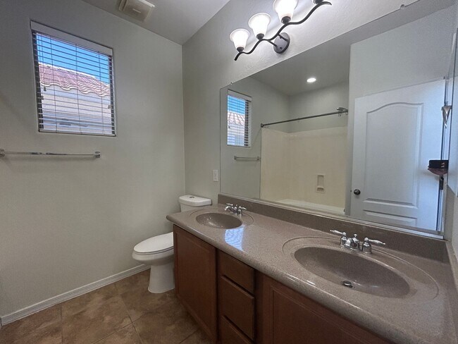 Building Photo - 4425 E Los Altos Dr