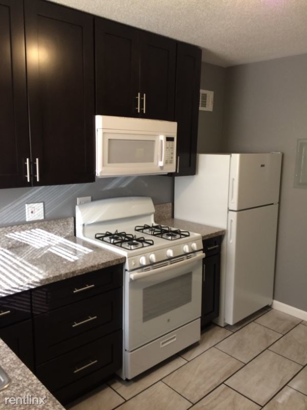 Primary Photo - 3115 N 51st St