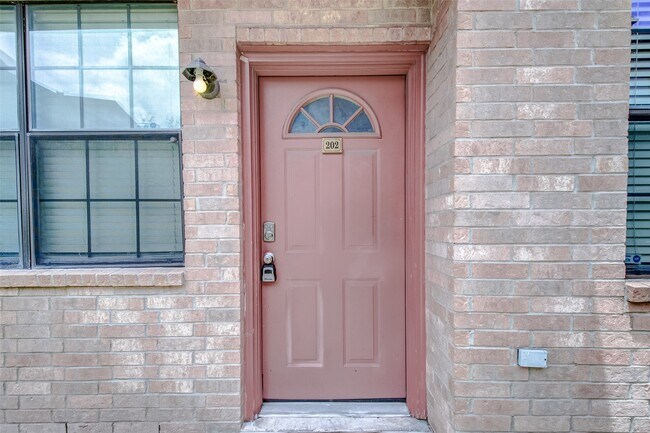 Foto del edificio - 9400 Bellaire Blvd