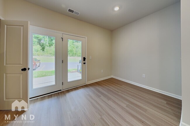 Foto del edificio - 1306 Principal Featherstone Ave