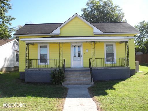 Primary Photo - 223 Lakeside Ave
