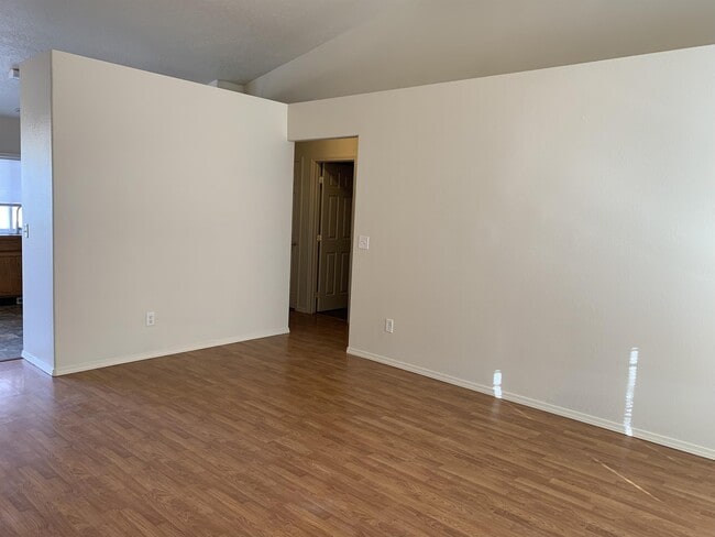 Building Photo - 2816 Raccoon Ct