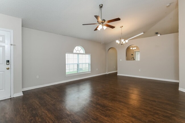 Building Photo - 2688 Whispering Trails Dr