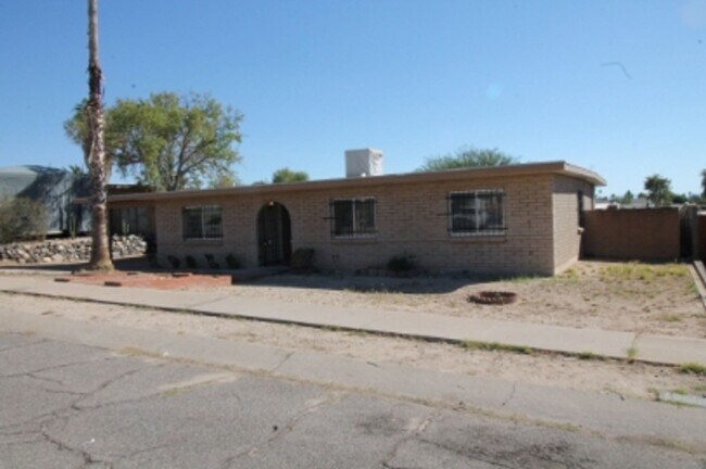 Foto del edificio - 9746 E 32nd St