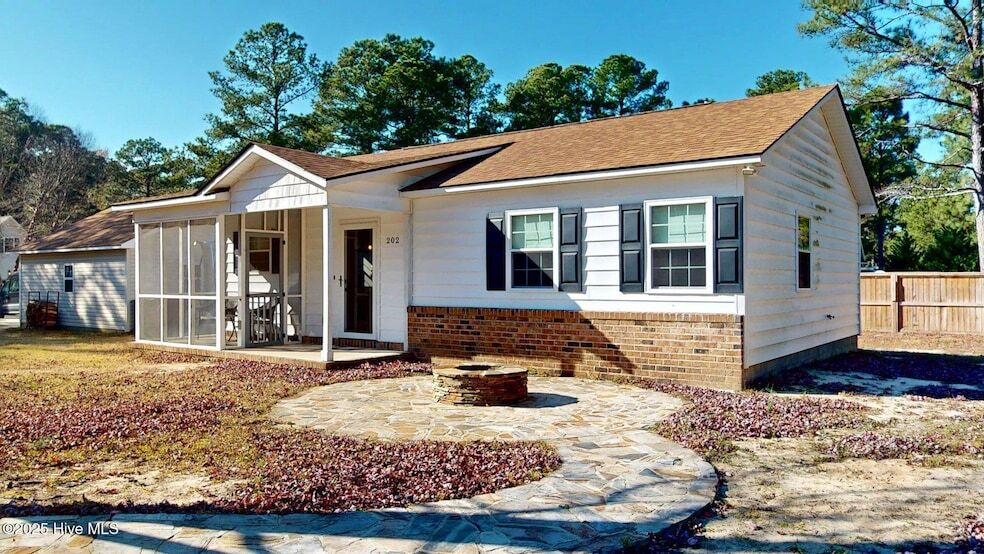 Foto principal - 202 Sheldon Rd