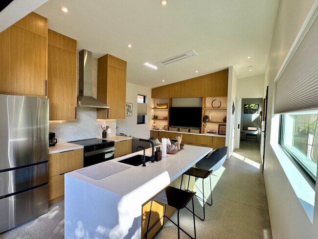 Foto del edificio - 1910 Raymond Ln