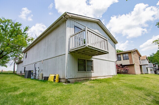 Building Photo - 213 W Winchester Rd