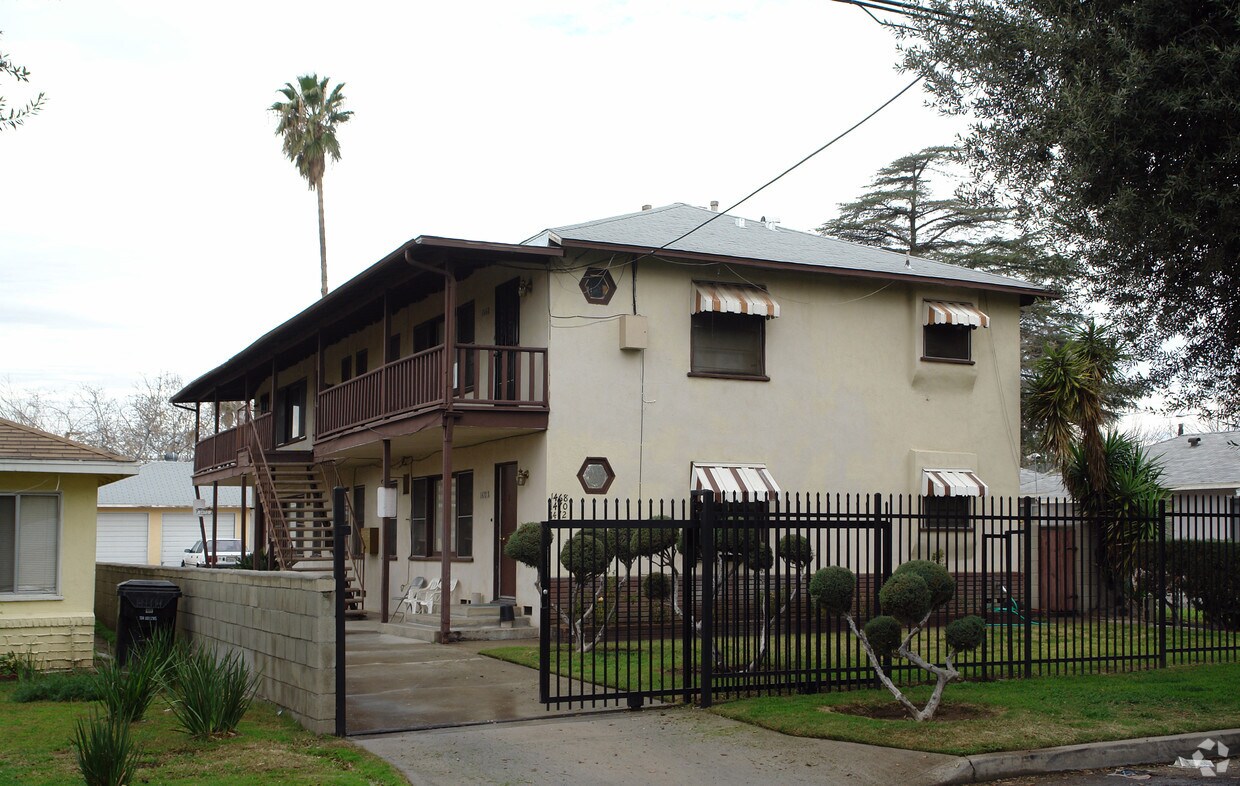 Primary Photo - 1468-1472 1/2 N Sepulveda Ave