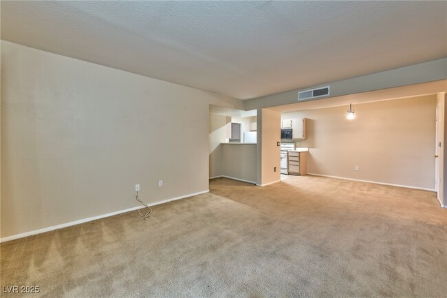 Building Photo - 7885 W Flamingo Rd