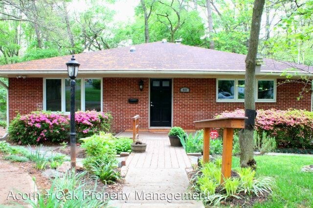Building Photo - 4 br, 3.5 bath House - 915 W. Knox St.