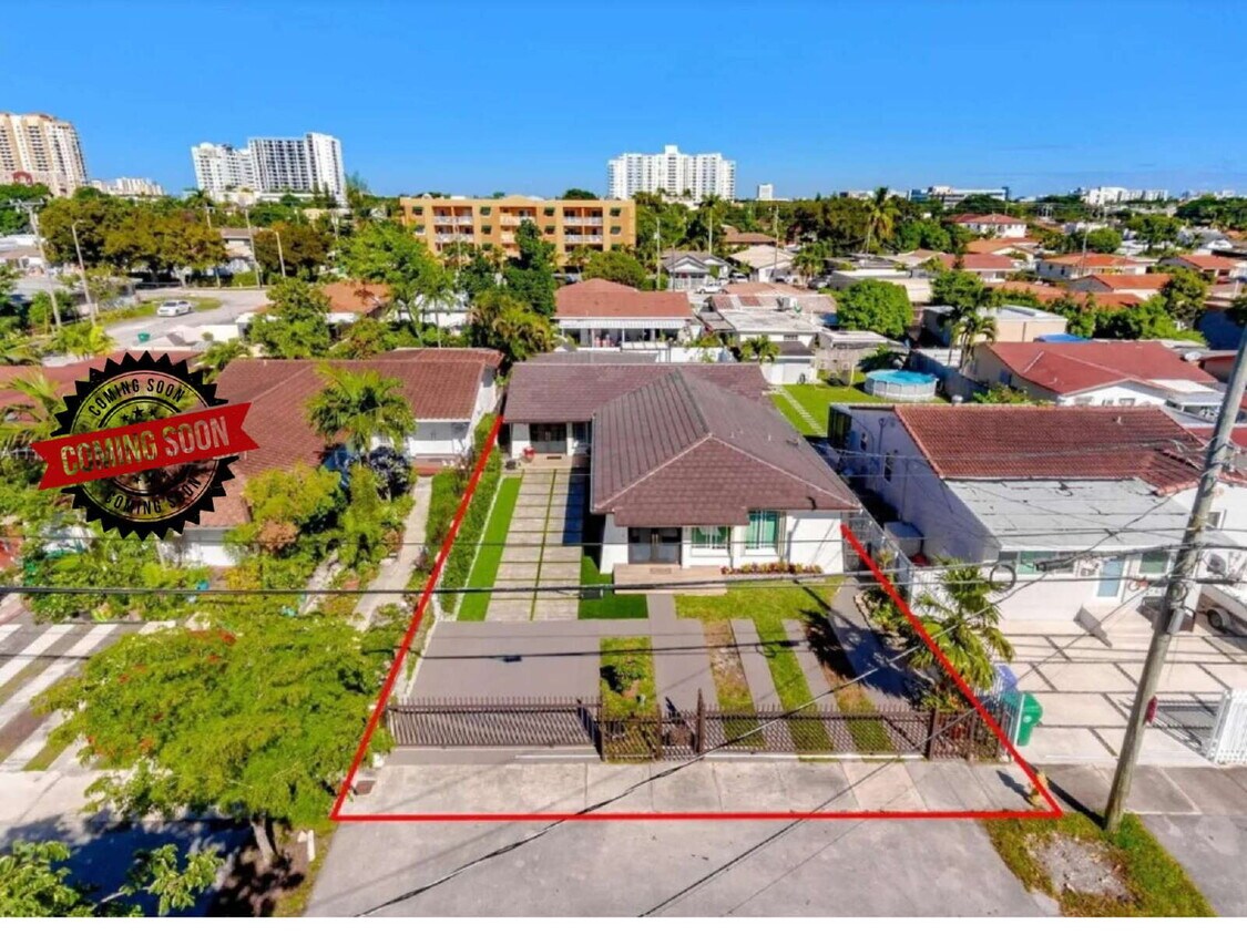 Foto del edificio - Central Miami Living, Minutes from Coconut...