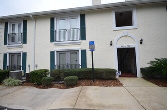 Building Photo - 13715 Richmond Park Dr N