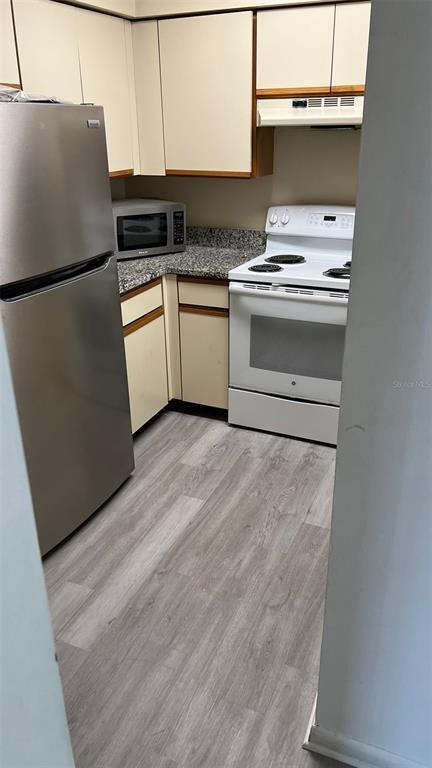 Building Photo - 3727 S Lake Orlando Pkwy