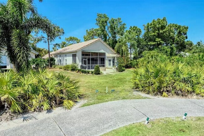 Foto del edificio - AVAILABLE JULY 1ST! Water & Golf Views in University Park Country Club with Pool and Spa!  3bed |...