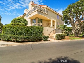 Building Photo - 6062 Panorama Dr