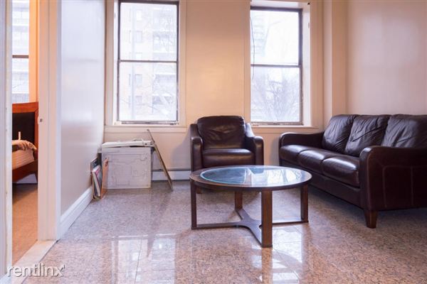 Building Photo - 30 Saint James Pl