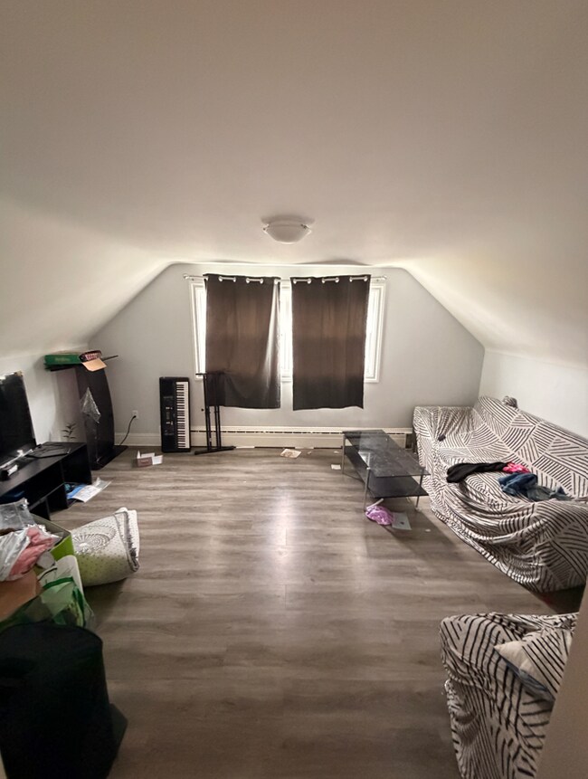 Photo du bâtiment - 19 Linden Ave