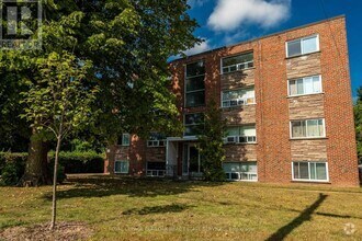 Building Photo - 2161-2161 Ghent Ave