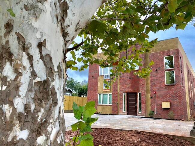 Porche delantero - 1132 NW 34th St