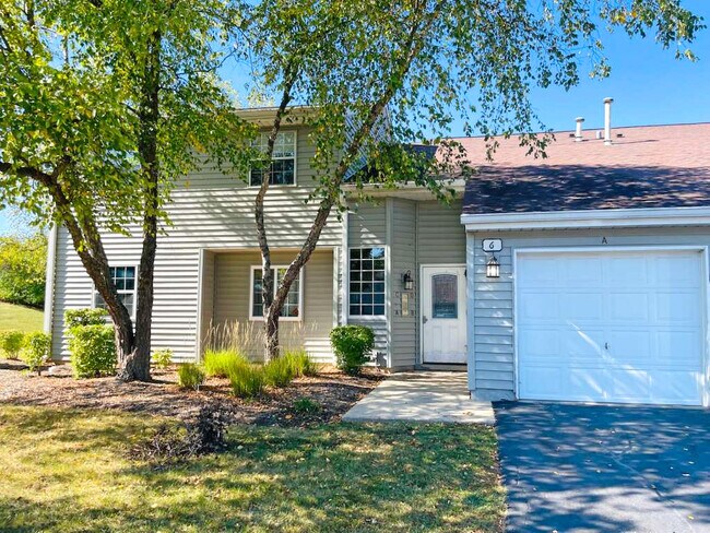 Building Photo - 6 N Victoria Ln