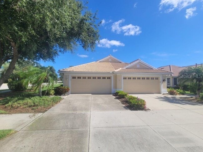 Building Photo - 4665 Whispering Oaks Dr