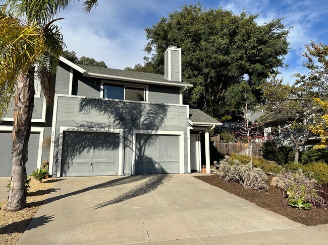 Building Photo - 4016 Primavera Rd