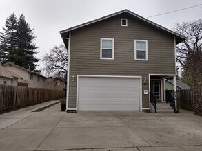 Building Photo - 1407 N Cherry St