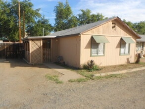 Building Photo - 2727 W Belmont Ave