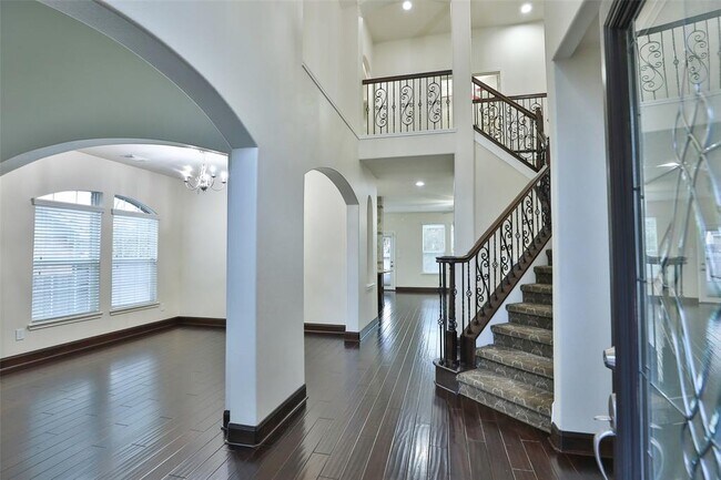 Building Photo - 7 Harbinger Ct
