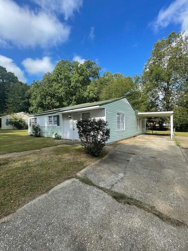 Building Photo - 3465 Dundale Rd