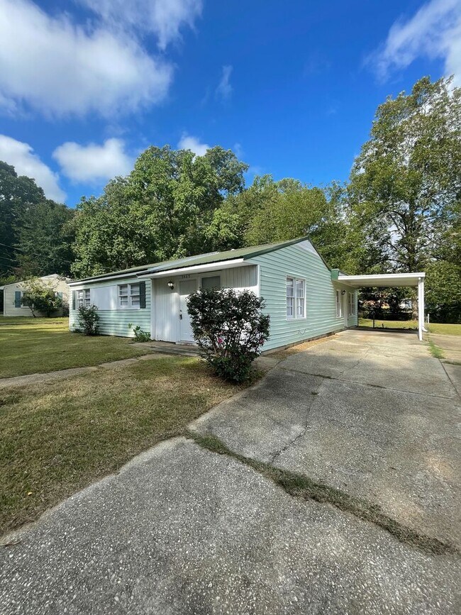 Foto del edificio - 3465 Dundale Rd