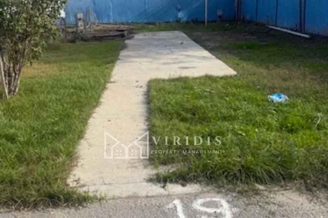 Foto del edificio - 327 Beardsley Ave