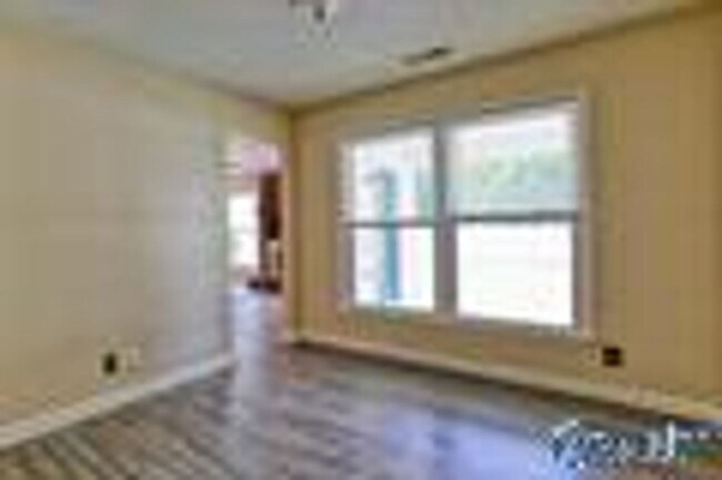 Building Photo - Coming Soon!! Beautiful Home in the heart of Madison!!