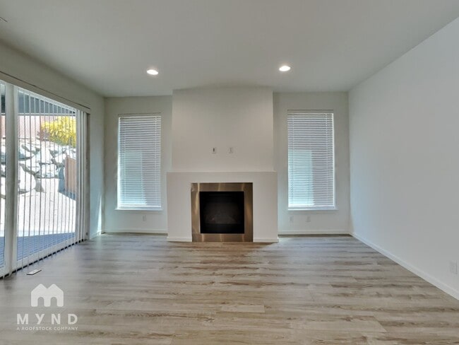 Building Photo - 16401 26th St E