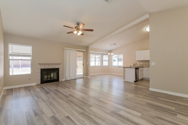 Foto del edificio - 909 Dodge St