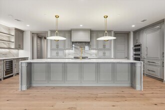 Building Photo - 1717 Bissonnet St