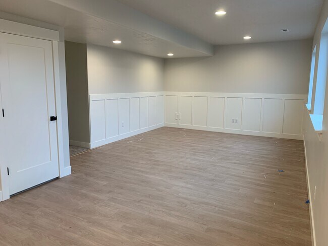 Foto del edificio - 176 W Hayata Ln